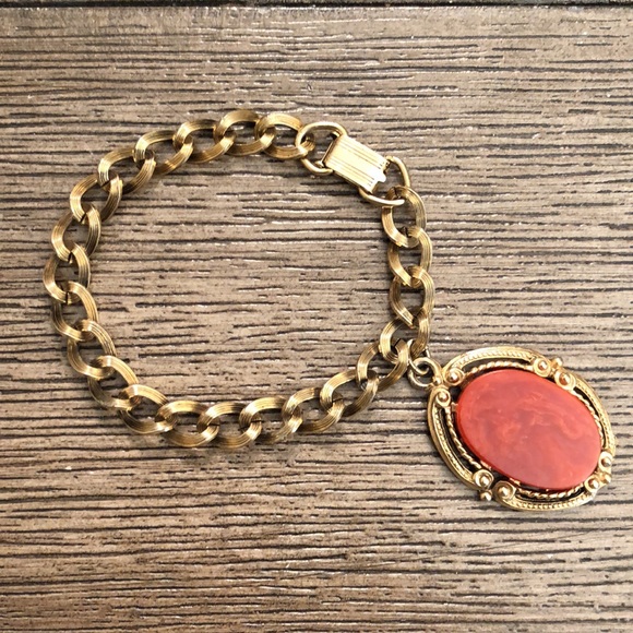 Antique Gold Chain Bracelet w/Faux Stone Cameo - Picture 3 of 16